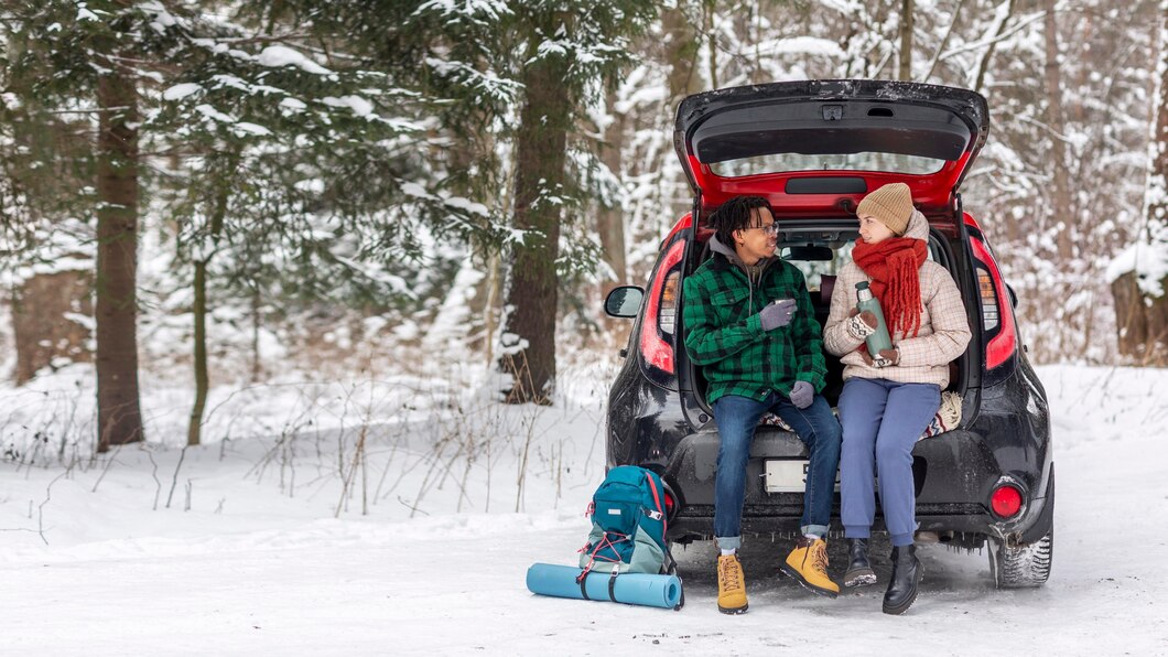 Jak bezpiecznie przewozić sprzęt narciarski na dachu samochodu dzięki uchwytom i bagażnikom?